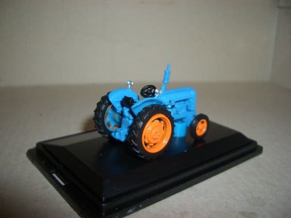 Oxford 76TRAC001 TRAC001 1/76 OO Scale Ford Fordson Tractor Blue